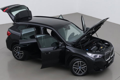 BMW X1 xDrive25e | M Sport | Adaptief M-onderstel | Cruise Control | Camera | Keyless Entry | Adaptieve LED | Stoelverwarming | 18 Inch