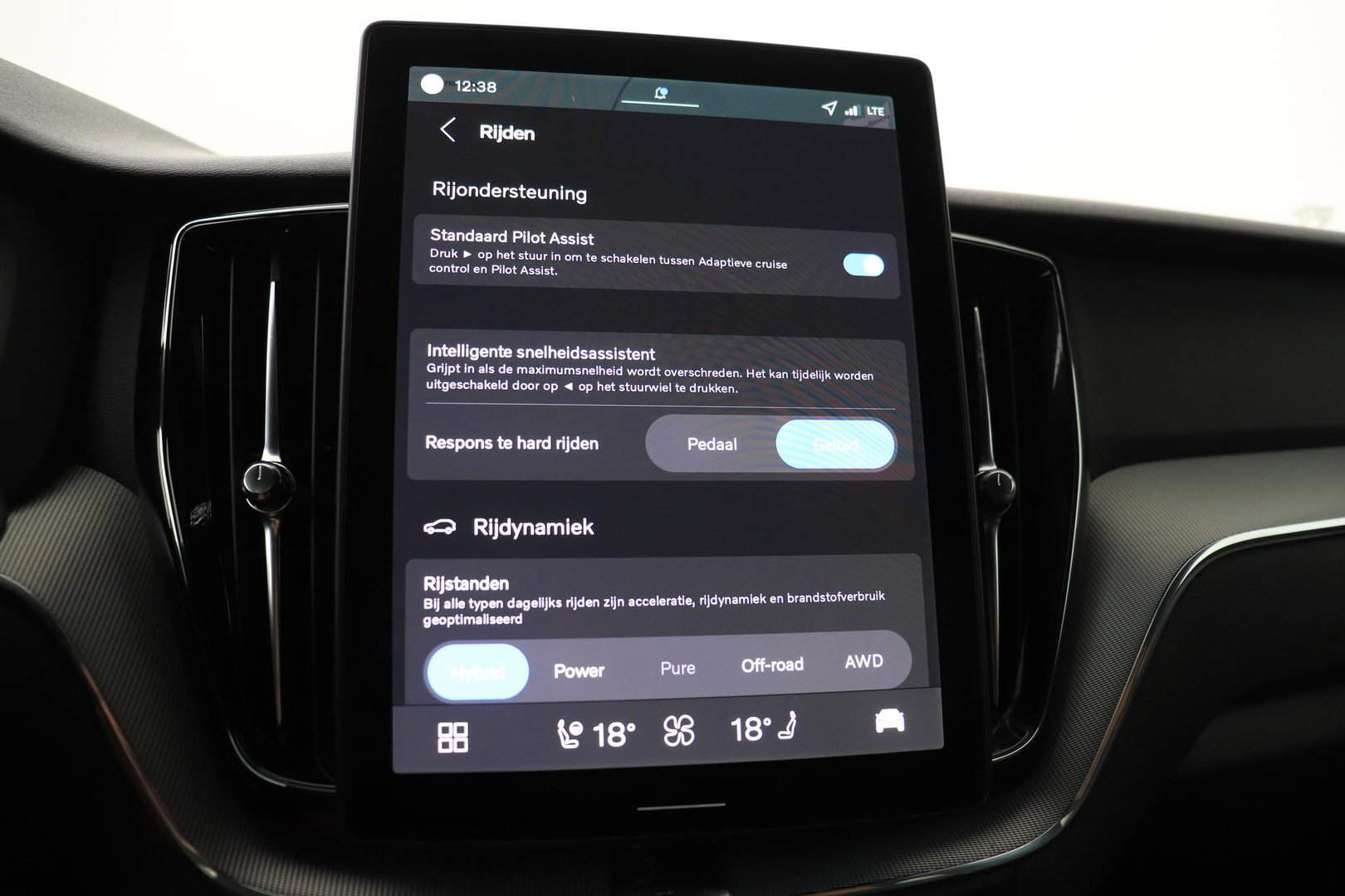 Volvo XC60 T8 Plus Black Edition | Harman/Kardon | 360° Camera | ACC | Standkachel | Keyless | Stoel+Stuurverwarming | 22 inch