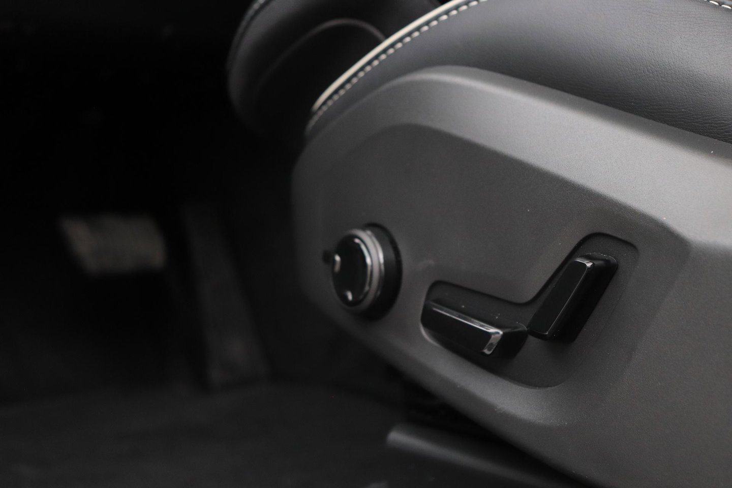 Volvo XC60 T8 Plus Black Edition | Harman/Kardon | 360° Camera | ACC | Standkachel | Keyless | Stoel+Stuurverwarming | 22 inch