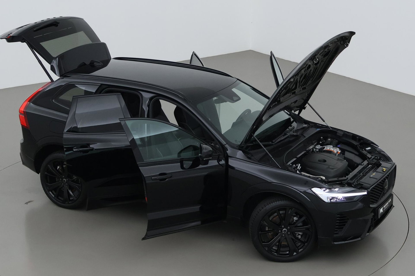 Volvo XC60 T8 Plus Black Edition | Harman/Kardon | 360° Camera | ACC | Standkachel | Keyless | Stoel+Stuurverwarming | 22 inch