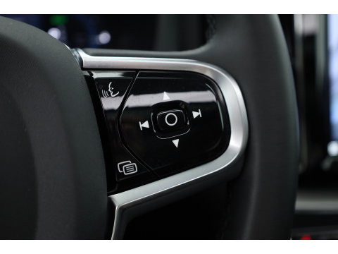 Volvo XC60 T6 Plug-in hybrid AWD Plus Bright Adap. Cruise | 360 camera | H&K Audio | Blis | Stoel + stuurverw. |