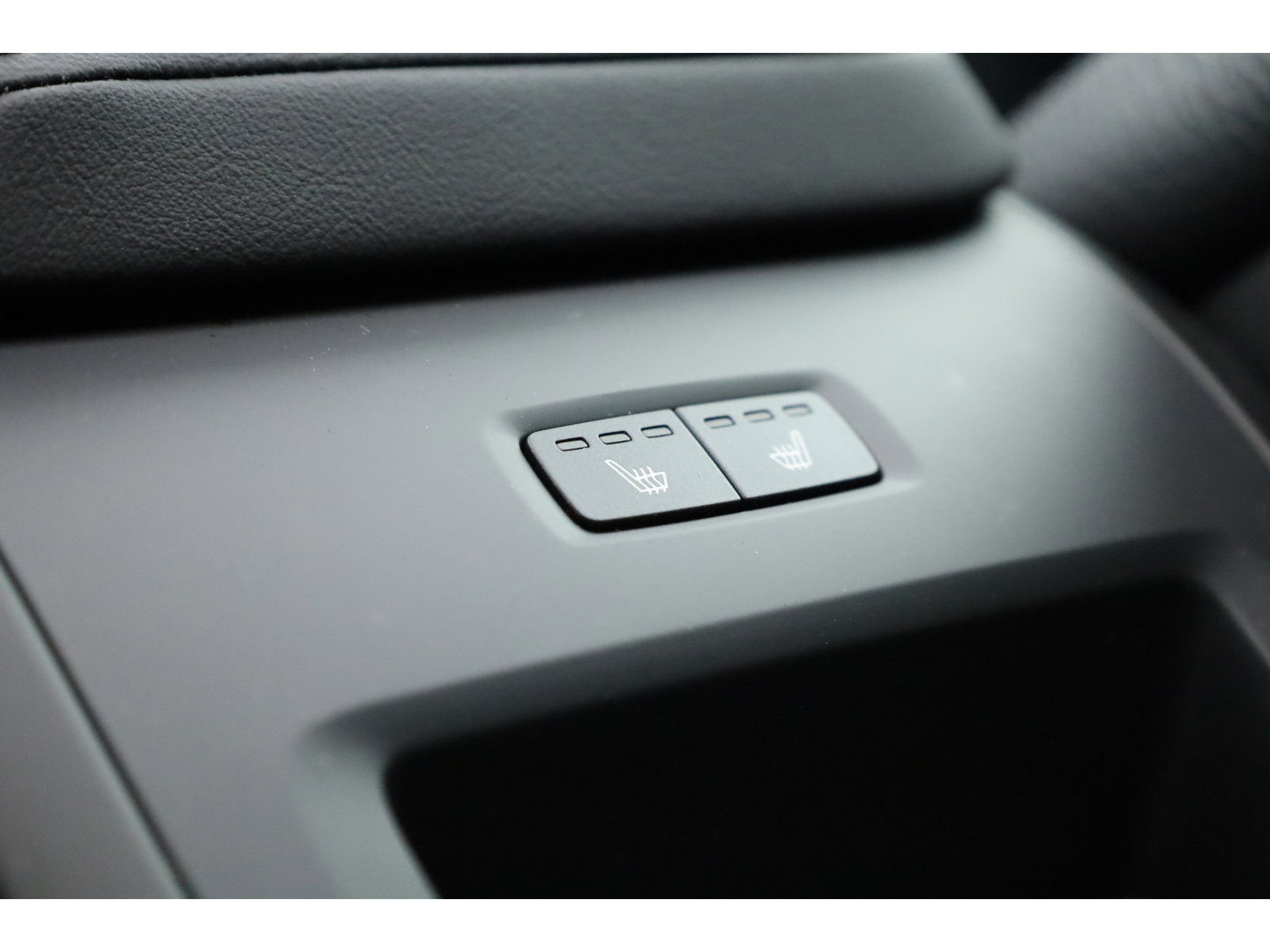 Volvo XC60 T6 Plug-in hybrid AWD Plus Bright Adap. Cruise | 360 camera | H&K Audio | Blis | Stoel + stuurverw. |