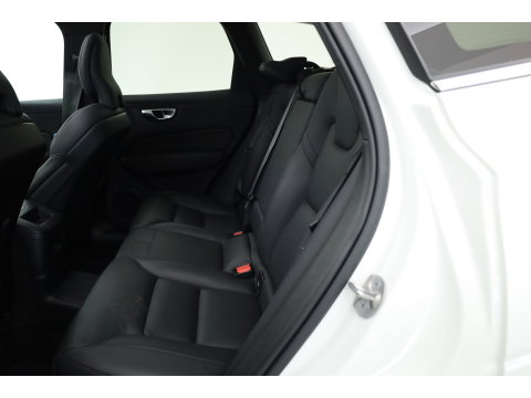 Volvo XC60 T6 Plug-in hybrid AWD Plus Bright Adap. Cruise | 360 camera | H&K Audio | Blis | Stoel + stuurverw. |