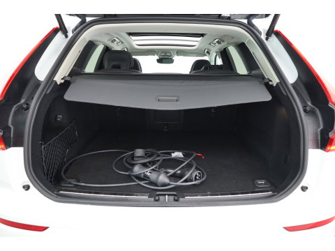 Volvo XC60 T6 Plug-in hybrid AWD Plus Bright Adap. Cruise | 360 camera | H&K Audio | Blis | Stoel + stuurverw. |