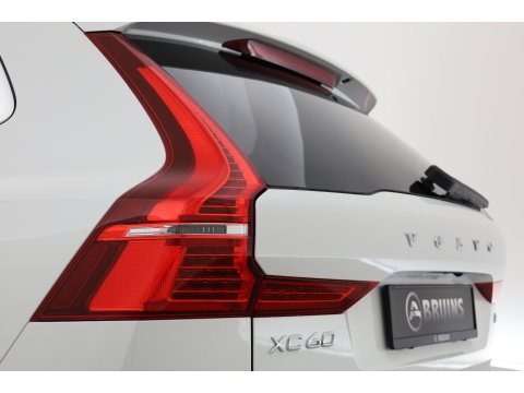 Volvo XC60 T6 Plug-in hybrid AWD Plus Bright Adap. Cruise | 360 camera | H&K Audio | Blis | Stoel + stuurverw. |