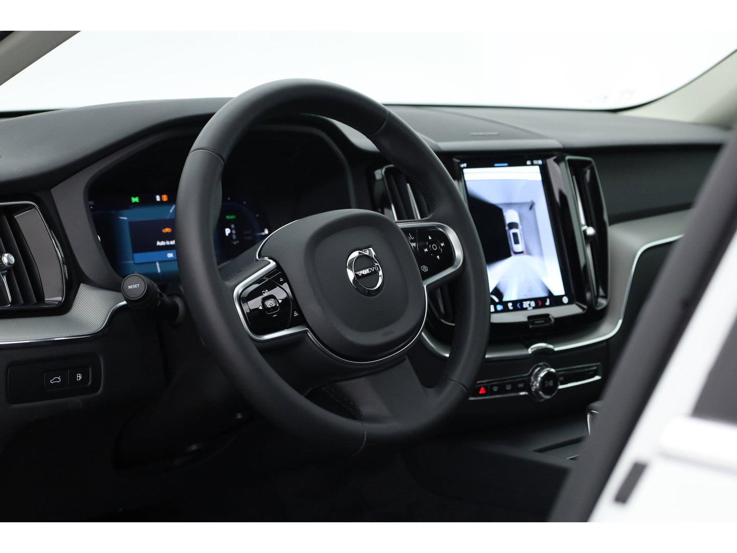 Volvo XC60 T6 Plug-in hybrid AWD Plus Bright Adap. Cruise | 360 camera | H&K Audio | Blis | Stoel + stuurverw. |