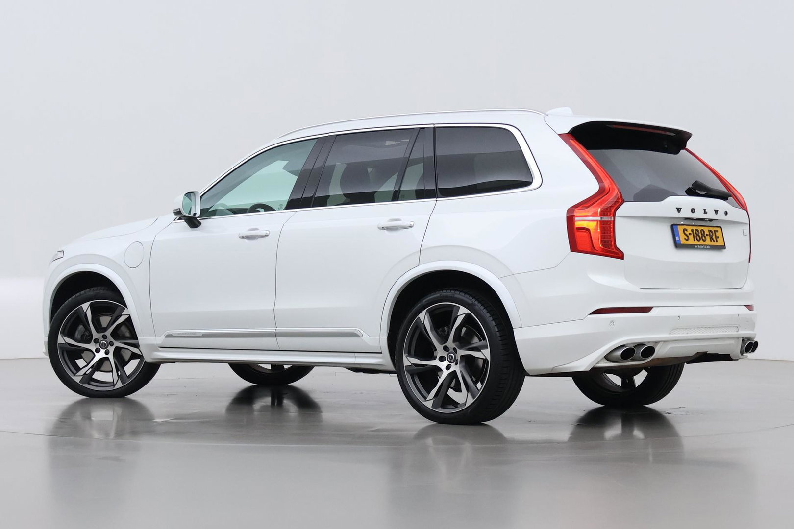 Volvo XC90 T8 Inscription | HEICO | Harman/Kardon | Panoramadak | 360° Camera | Head-Up | Trekhaak | Stoel+Stuurverwarming | ACC | 22 Inch