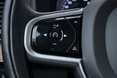 Volvo XC90 T8 Inscription | HEICO | Harman/Kardon | Panoramadak | 360° Camera | Head-Up | Trekhaak | Stoel+Stuurverwarming | ACC | 22 Inch