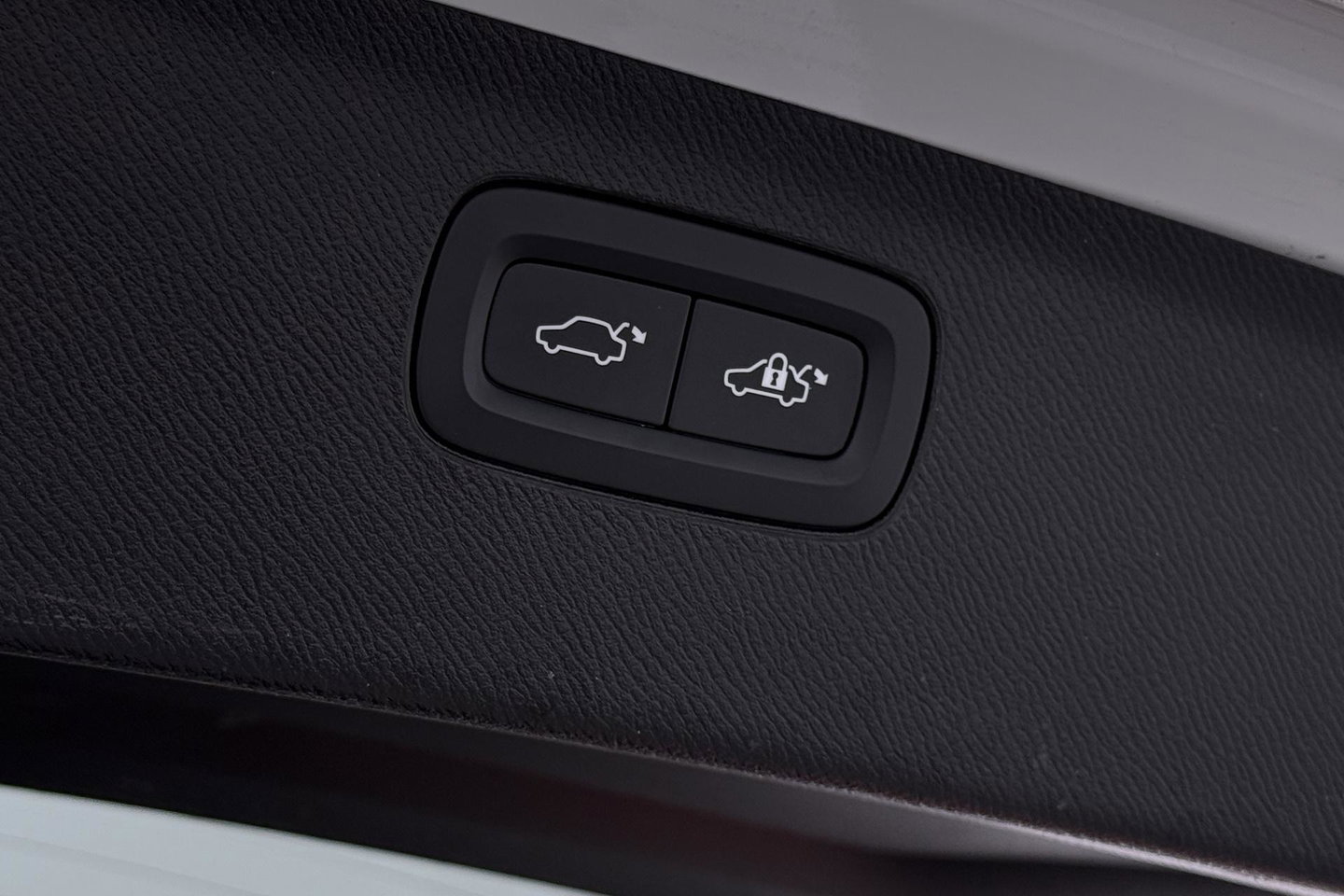 Volvo XC90 T8 Inscription | HEICO | Harman/Kardon | Panoramadak | 360° Camera | Head-Up | Trekhaak | Stoel+Stuurverwarming | ACC | 22 Inch