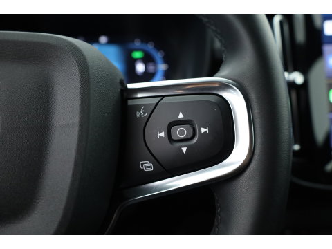 Volvo XC40 Single Motor Core | Trekhaak | Stoel + stuurverwarming | Warmtepomp
