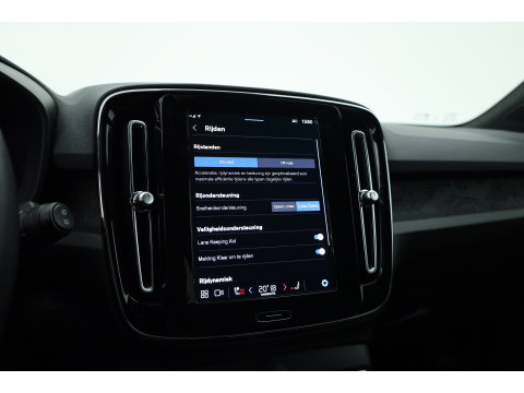 Volvo XC40 Single Motor Core | Trekhaak | Stoel + stuurverwarming | Warmtepomp