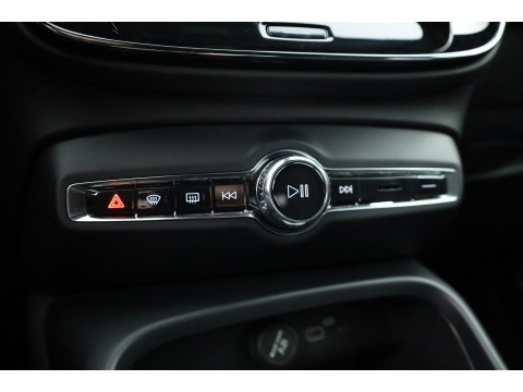 Volvo XC40 Single Motor Core | Trekhaak | Stoel + stuurverwarming | Warmtepomp
