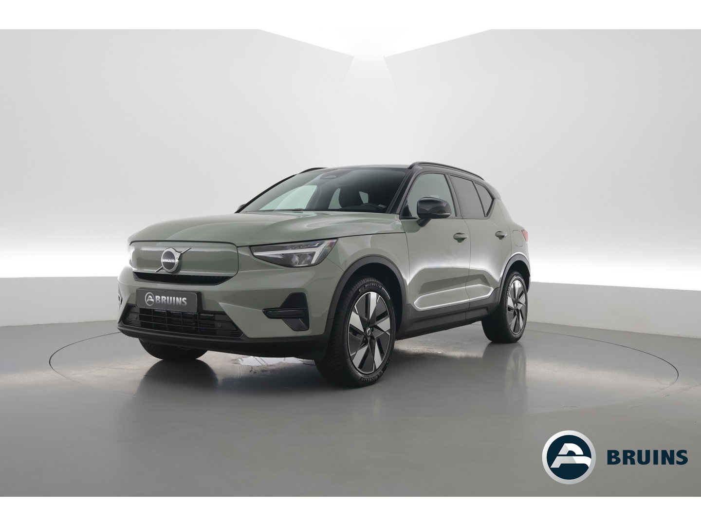 Volvo XC40 Recharge Plus 70 kWh | Stoel + stuurverw. | Pilot Ass. | Blis | Warmtepomp | Camera |