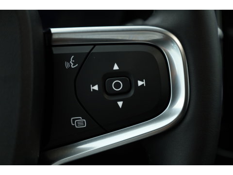 Volvo XC40 Recharge Plus 70 kWh | Stoel + stuurverw. | Pilot Ass. | Blis | Warmtepomp | Camera |