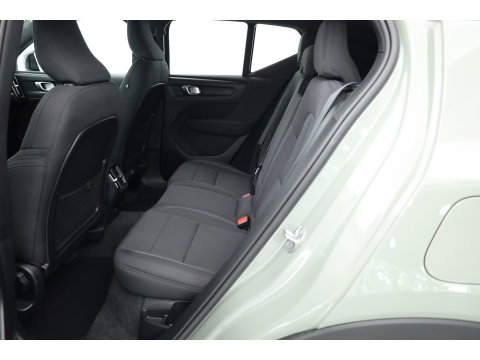Volvo XC40 Recharge Plus 70 kWh | Stoel + stuurverw. | Pilot Ass. | Blis | Warmtepomp | Camera |