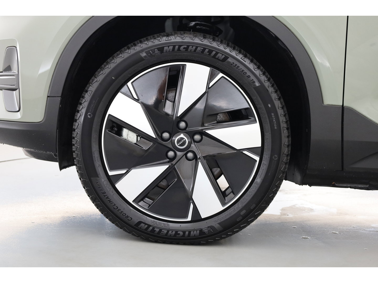 Volvo XC40 Recharge Plus 70 kWh | Stoel + stuurverw. | Pilot Ass. | Blis | Warmtepomp | Camera |