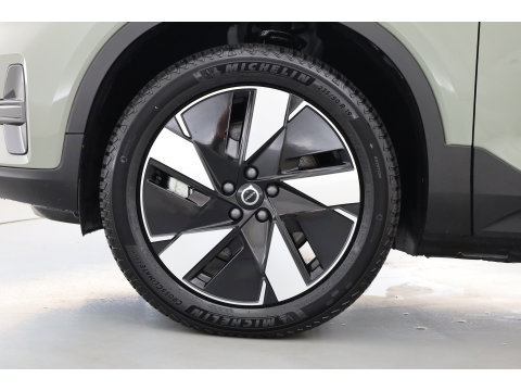 Volvo XC40 Recharge Plus 70 kWh | Stoel + stuurverw. | Pilot Ass. | Blis | Warmtepomp | Camera |