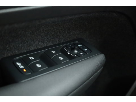 Volvo XC40 Recharge Plus 70 kWh | Stoel + stuurverw. | Pilot Ass. | Blis | Warmtepomp | Camera |