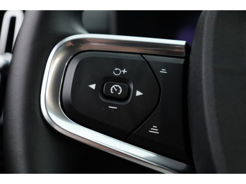 Volvo XC40 Recharge Plus 70 kWh | Stoel + stuurverw. | Pilot Ass. | Blis | Warmtepomp | Camera |