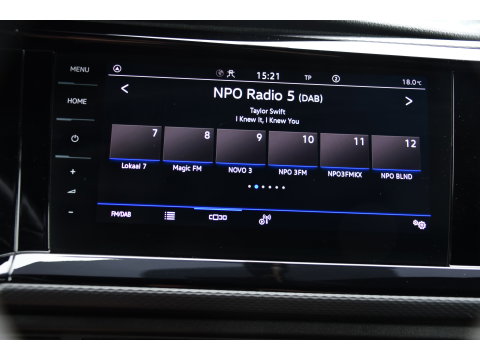 Volkswagen Transporter 2.0 TDI L2H1 28 Bulli Black Edition Virtual, Adaptieve Cruise, Camera, Carlay, LED, Stoelverwarming, Leder, 150pk, Automaat, Uniek!