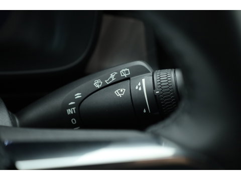 Volvo XC40 Recharge Twin Plus 82 kWh | 535 WLTP | Trekhaak | Stoel + stuurverwarming |