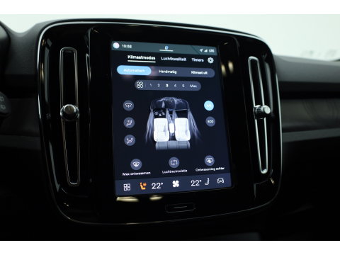 Volvo XC40 Recharge Twin Plus 82 kWh | 535 WLTP | Trekhaak | Stoel + stuurverwarming |