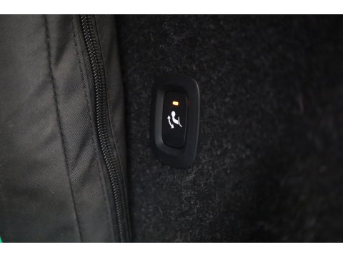 Volvo XC40 Recharge Twin Plus 82 kWh | 535 WLTP | Trekhaak | Stoel + stuurverwarming |