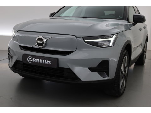 Volvo XC40 Recharge Twin Plus 82 kWh | 535 WLTP | Trekhaak | Stoel + stuurverwarming |