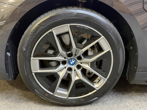 BMW 5 Serie 550e xDrive Leder Clima LED Camera Carplay 19"LM