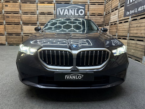 BMW 5 Serie 550e xDrive Leder Clima LED Camera Carplay 19"LM