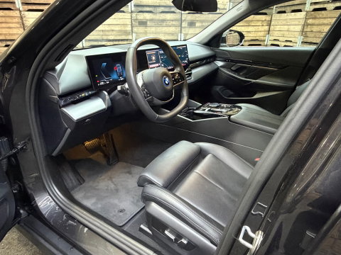 BMW 5 Serie 550e xDrive Leder Clima LED Camera Carplay 19"LM