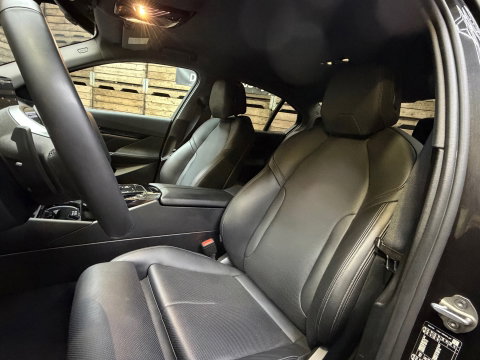 BMW 5 Serie 550e xDrive Leder Clima LED Camera Carplay 19"LM