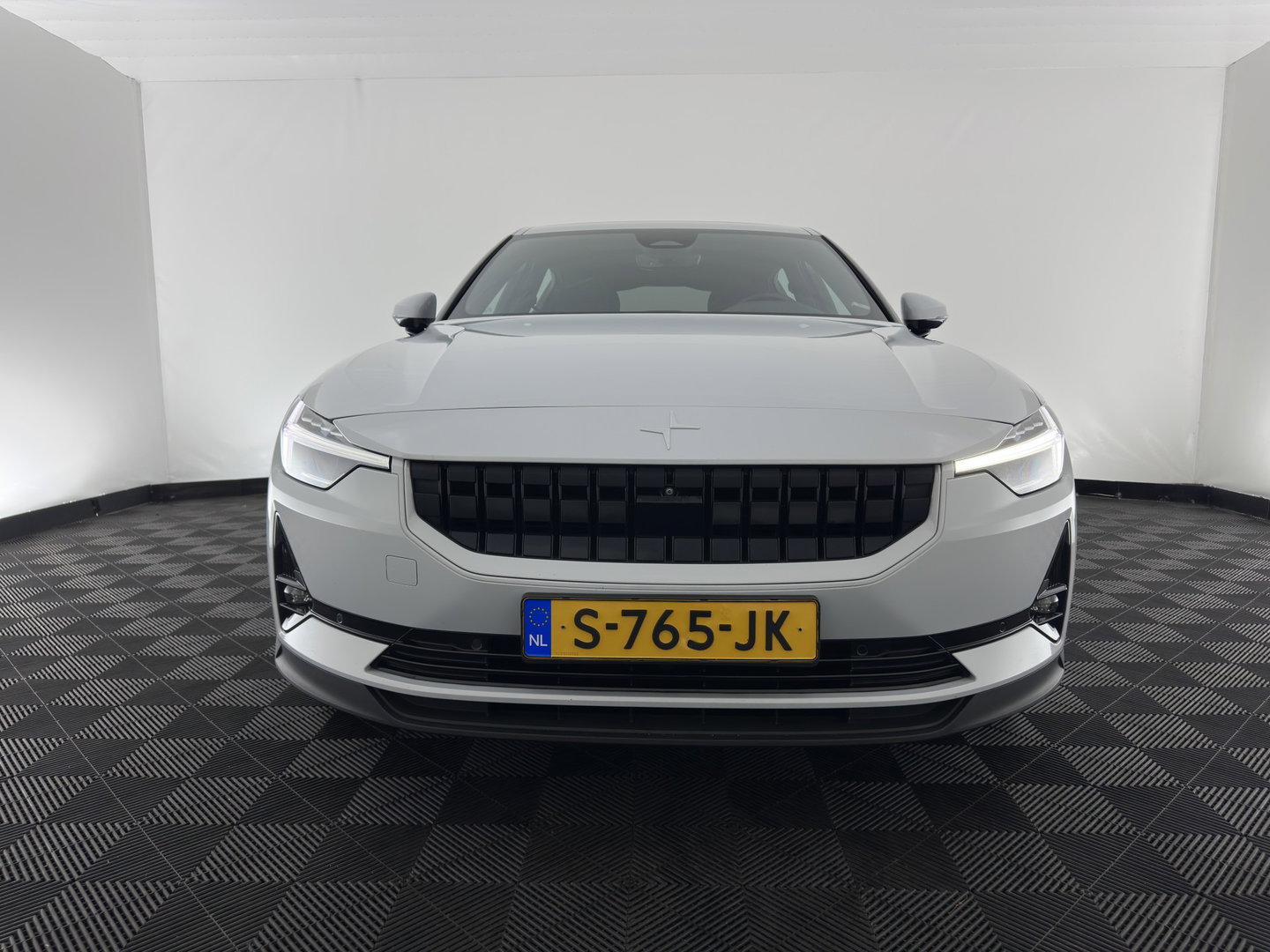 Polestar 2 Standard Range Single Motor 69 kWh [3-Fase-11kW] {SOH-90%} (INCL-BTW) Aut. *PANO | FULL-LED | MEMORY-PACK | CAMERA | KEYLESS | LANE-ASSIST | DIGI-COCKPIT | CARPLAY | DAB+ | HEATED-COMFORTSEATS | CRUISE | TOWBAR | 19''ALU*