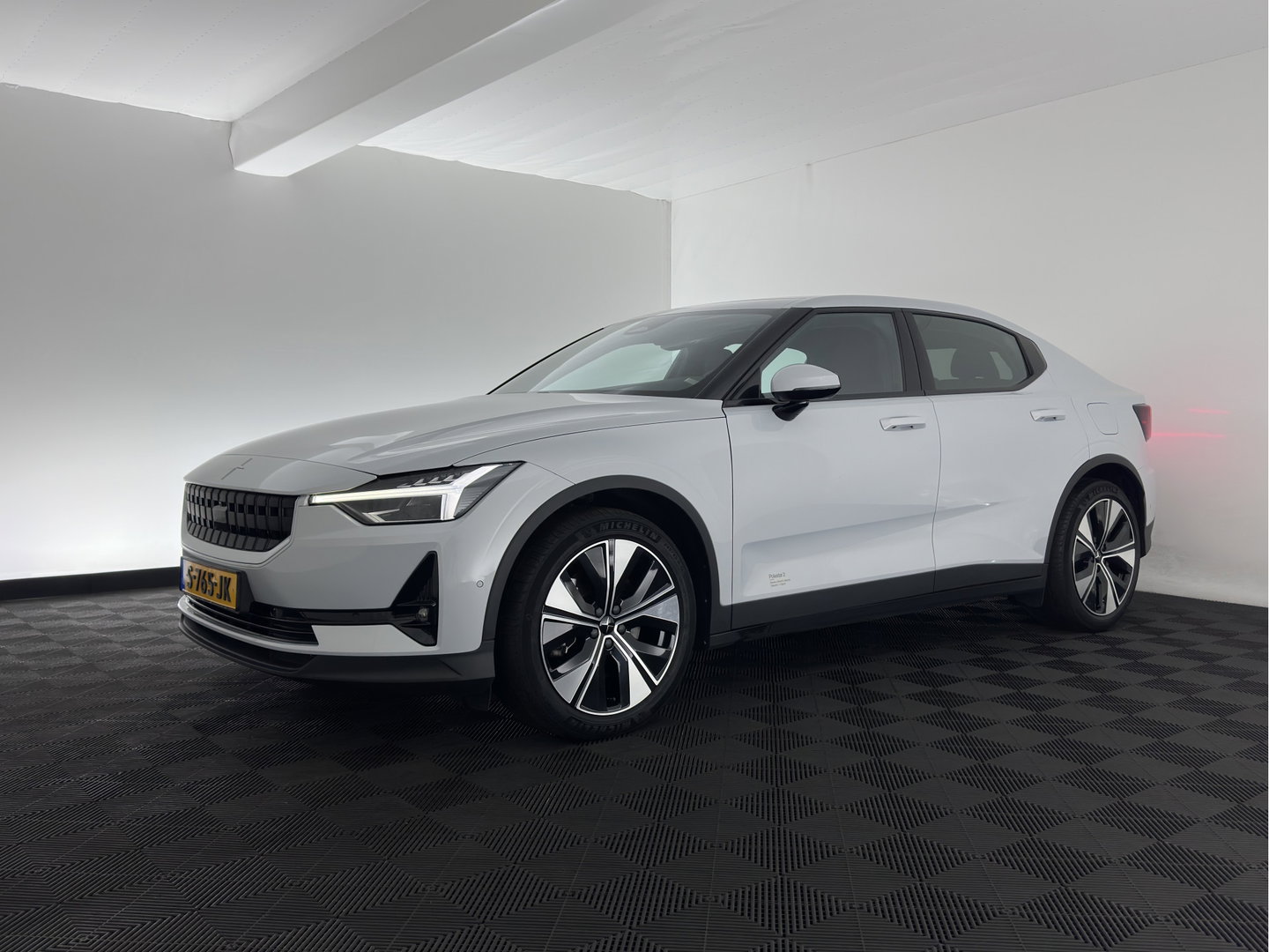 Polestar 2 Standard Range Single Motor 69 kWh [3-Fase-11kW] {SOH-90%} (INCL-BTW) Aut. *PANO | FULL-LED | MEMORY-PACK | CAMERA | KEYLESS | LANE-ASSIST | DIGI-COCKPIT | CARPLAY | DAB+ | HEATED-COMFORTSEATS | CRUISE | TOWBAR | 19''ALU*