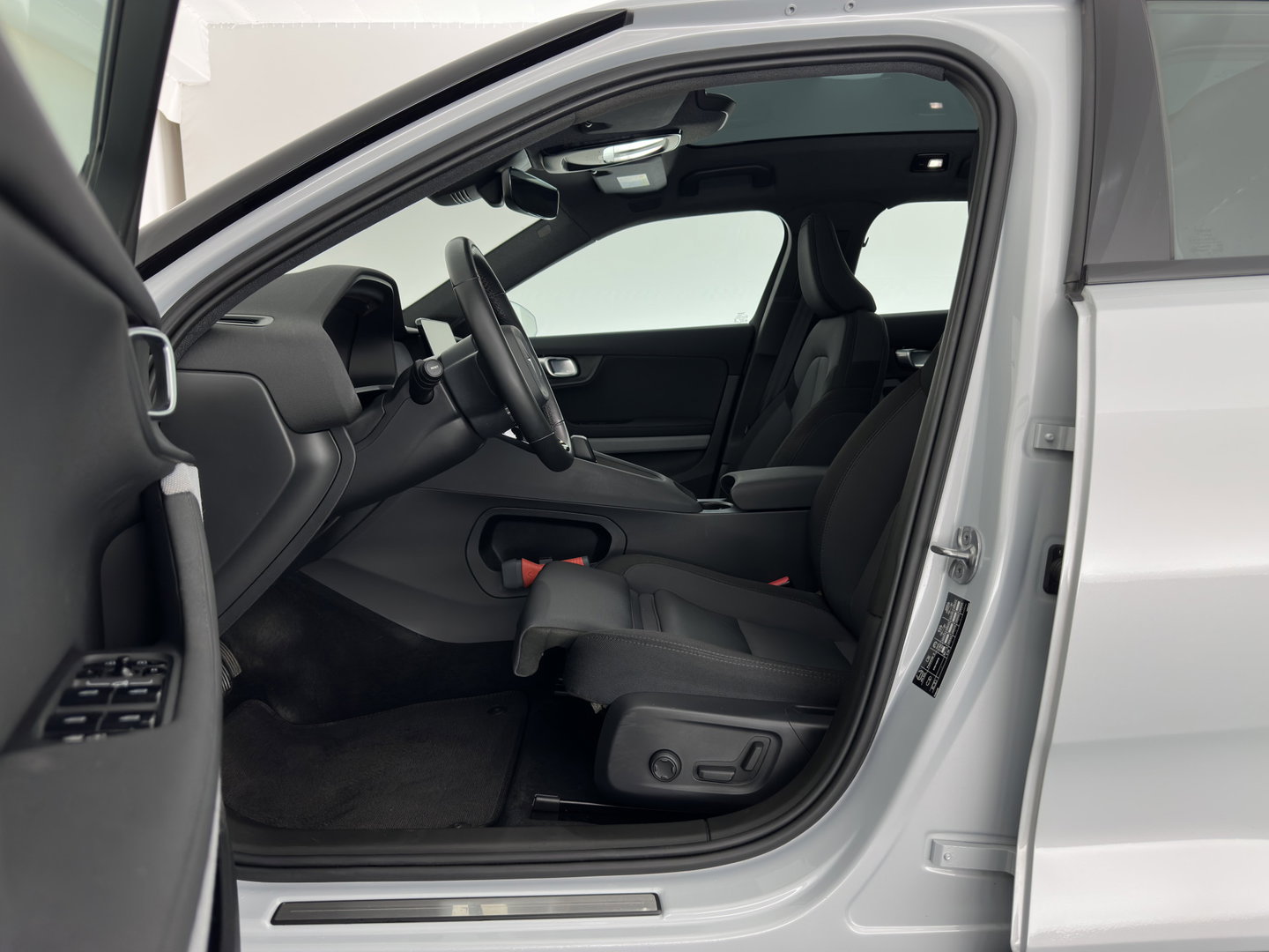 Polestar 2 Standard Range Single Motor 69 kWh [3-Fase-11kW] {SOH-90%} (INCL-BTW) Aut. *PANO | FULL-LED | MEMORY-PACK | CAMERA | KEYLESS | LANE-ASSIST | DIGI-COCKPIT | CARPLAY | DAB+ | HEATED-COMFORTSEATS | CRUISE | TOWBAR | 19''ALU*