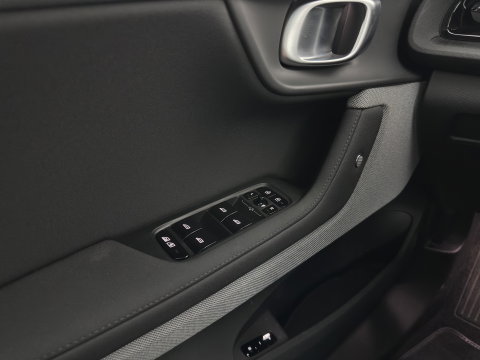 Polestar 2 Standard Range Single Motor 69 kWh [3-Fase-11kW] {SOH-90%} (INCL-BTW) Aut. *PANO | FULL-LED | MEMORY-PACK | CAMERA | KEYLESS | LANE-ASSIST | DIGI-COCKPIT | CARPLAY | DAB+ | HEATED-COMFORTSEATS | CRUISE | TOWBAR | 19''ALU*