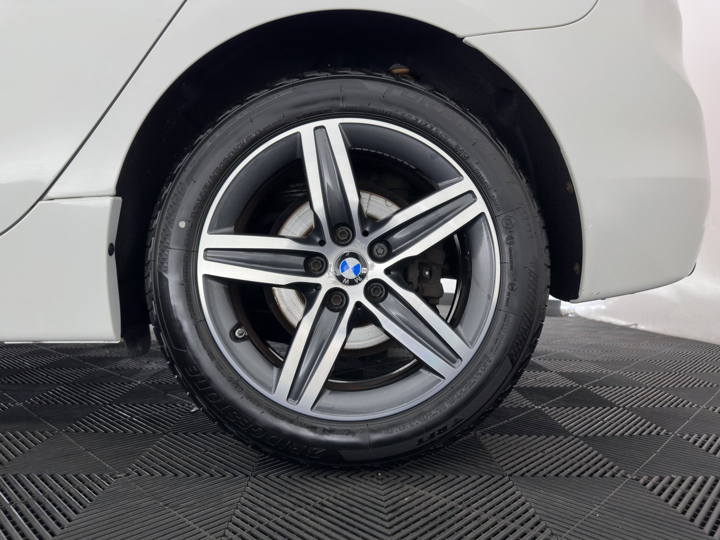 BMW 2 Serie Active Tourer 218d *LEATHER | FULL-LED | HEATED-SPORTSEATS | KEYLESS | NAVI-FULLMAP | PRIVACY-GLASS | ECC | PDC | CRUISE | 17''ALU | TOWBAR*
