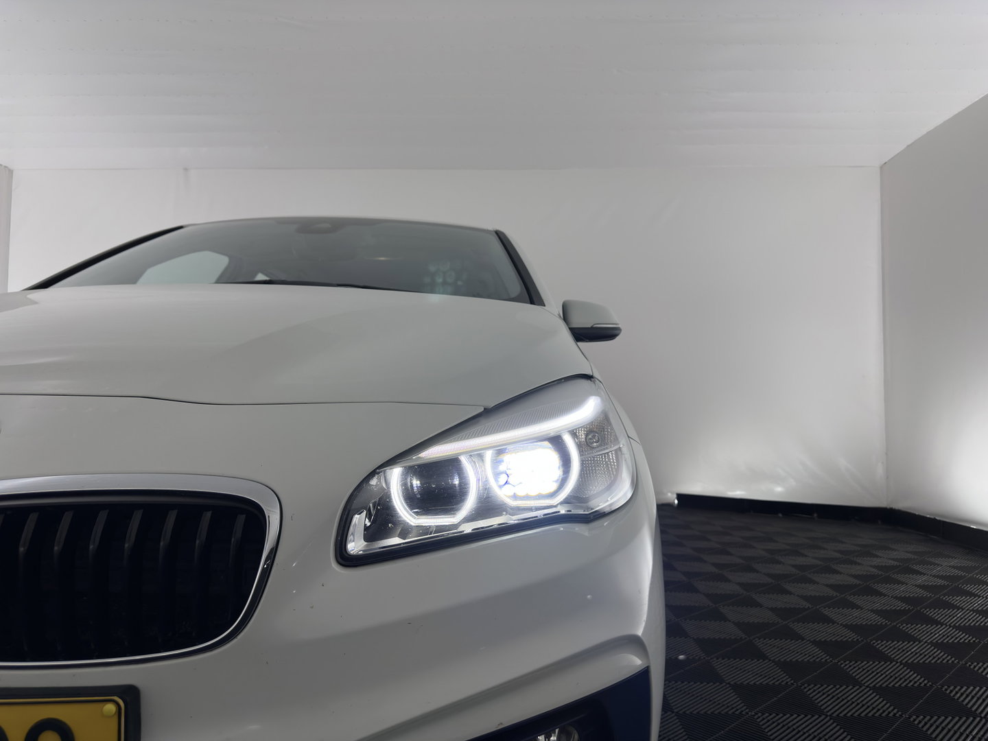 BMW 2 Serie Active Tourer 218d *LEATHER | FULL-LED | HEATED-SPORTSEATS | KEYLESS | NAVI-FULLMAP | PRIVACY-GLASS | ECC | PDC | CRUISE | 17''ALU | TOWBAR*