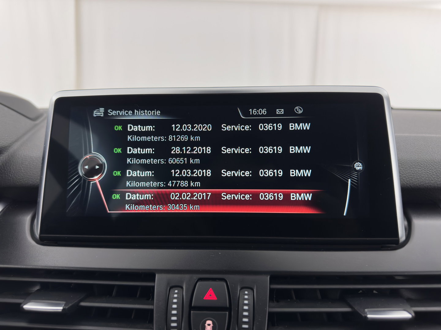 BMW 2 Serie Active Tourer 218d *LEATHER | FULL-LED | HEATED-SPORTSEATS | KEYLESS | NAVI-FULLMAP | PRIVACY-GLASS | ECC | PDC | CRUISE | 17''ALU | TOWBAR*