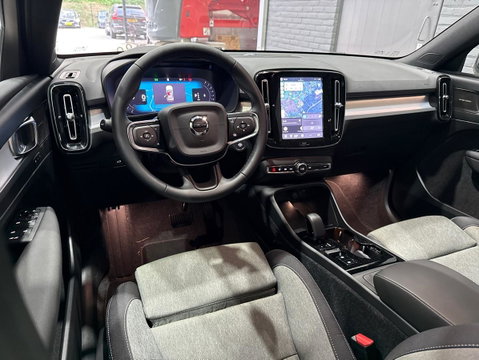 Volvo XC40 2.0 B3 Plus Black Edition | Harman/Kardon | BLIS | 360° Camera | Pilot Assist | Stoel+Stuurverwarming | Memory | ACC | 20 Inch