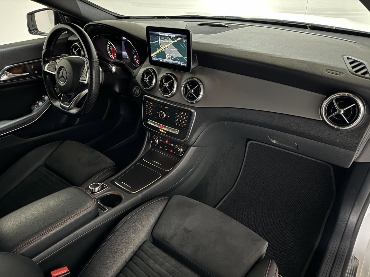 Mercedes-Benz CLA Shooting Brake AMG Pano Navi Cruise Camera NAP
