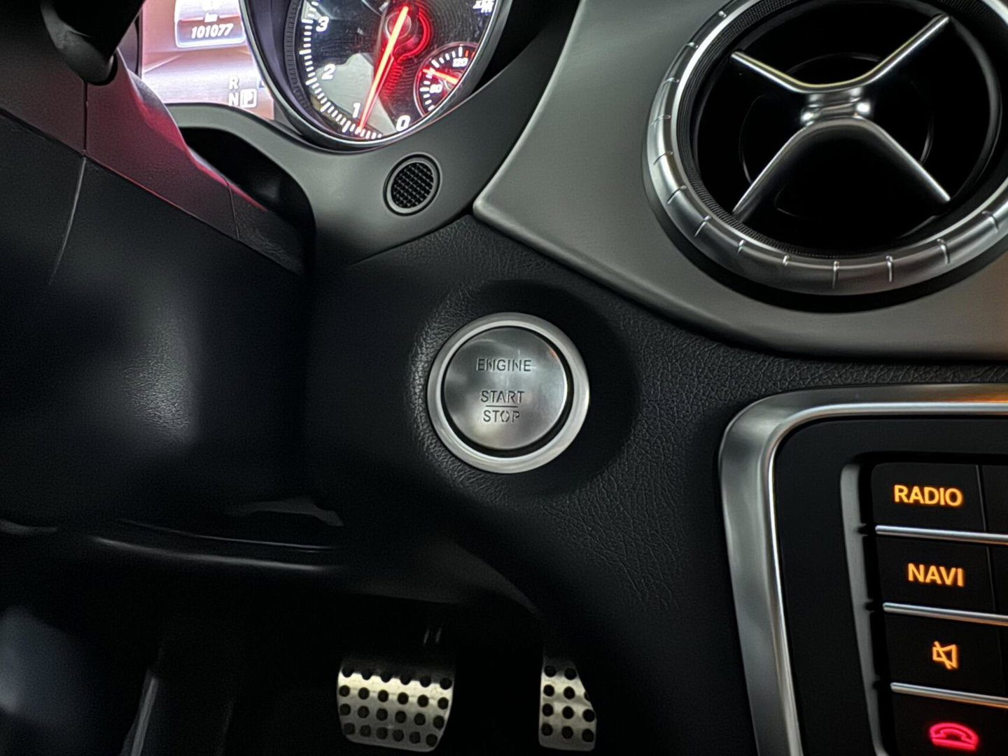 Mercedes-Benz CLA Shooting Brake AMG Pano Navi Cruise Camera NAP