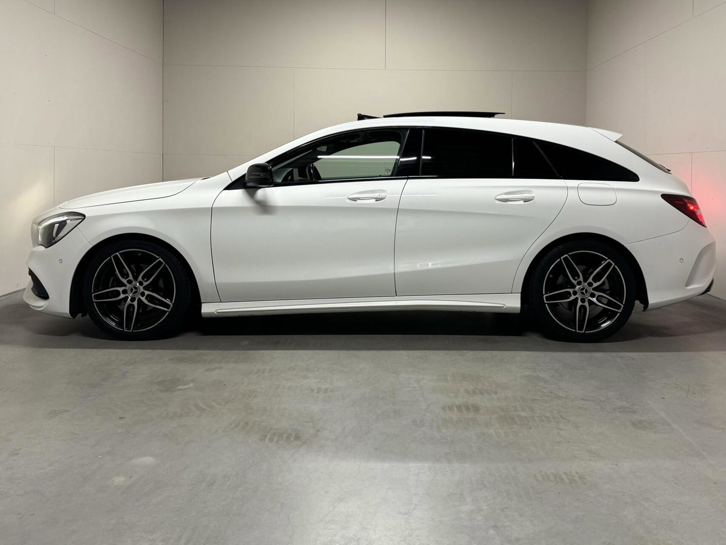 Mercedes-Benz CLA Shooting Brake AMG Pano Navi Cruise Camera NAP