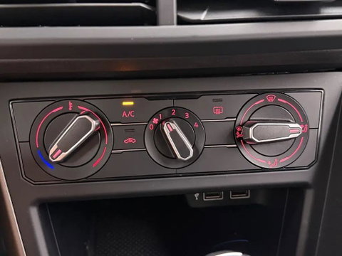 Volkswagen Polo 1.0 TSI DSG Carplay ACC PDC Navi NAP