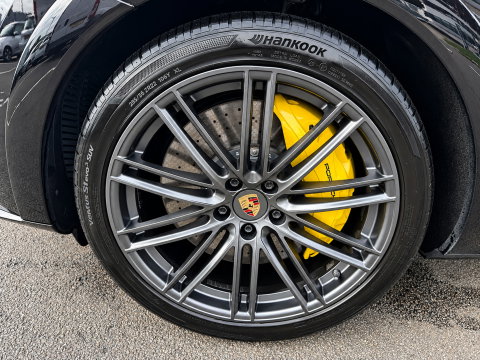 Porsche Cayenne 4.0 Turbo S E-Hybrid 680 PK Pano Softclose Sportchrone Ventilatie