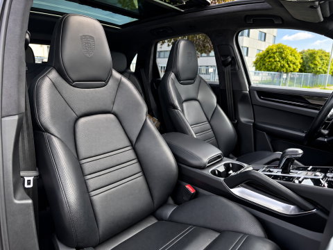 Porsche Cayenne 4.0 Turbo S E-Hybrid 680 PK Pano Softclose Sportchrone Ventilatie