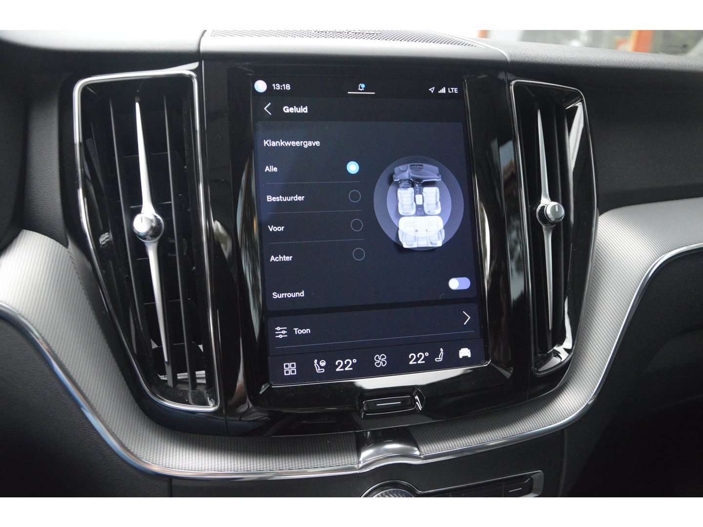 Volvo XC60 T6 Hybride AWD Long Range | Panoramadak | BLIS | Camera | Stoel + Stuur Verwarmd |