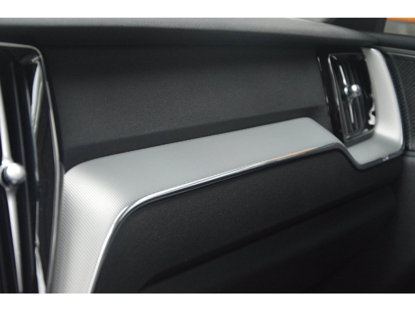 Volvo XC60 T6 Hybride AWD Long Range | Panoramadak | BLIS | Camera | Stoel + Stuur Verwarmd |