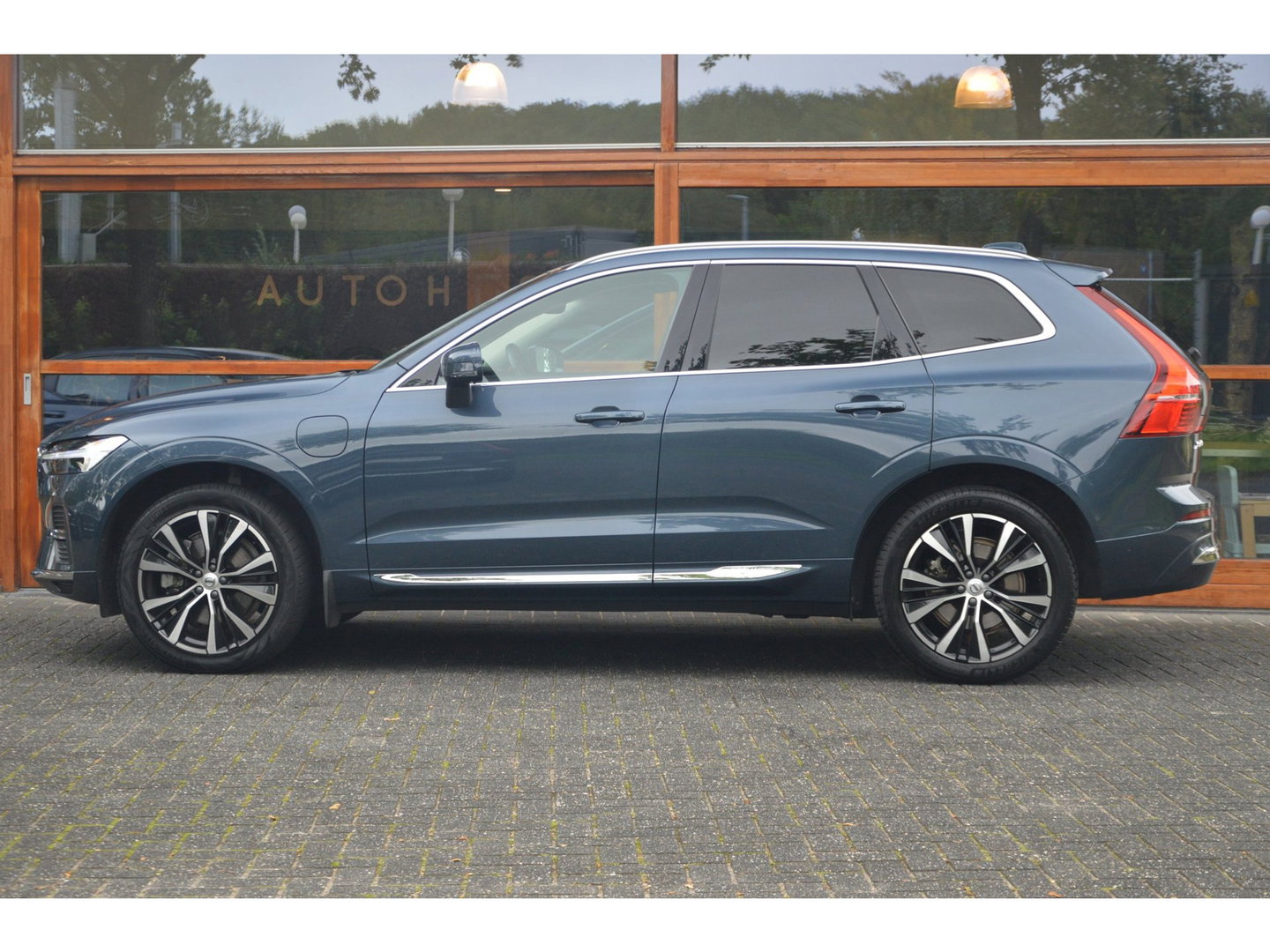Volvo XC60 T6 Hybride AWD Long Range | Panoramadak | BLIS | Camera | Stoel + Stuur Verwarmd |