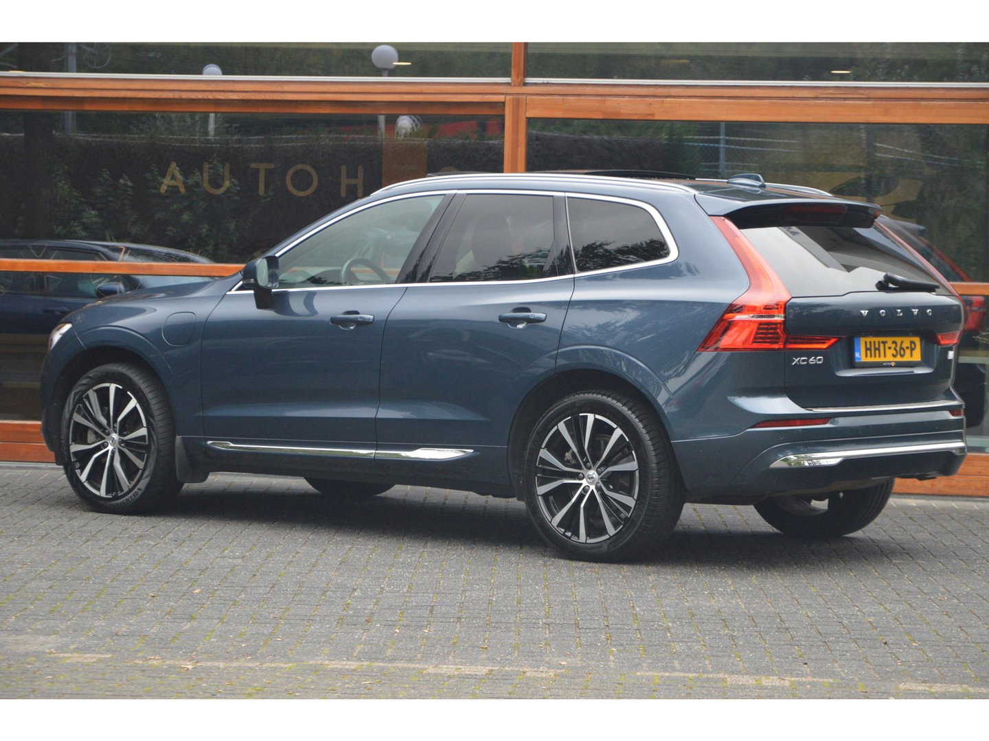 Volvo XC60 T6 Hybride AWD Long Range | Panoramadak | BLIS | Camera | Stoel + Stuur Verwarmd |